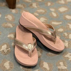 Vionic Blush/Rose Gold Women's Sandals